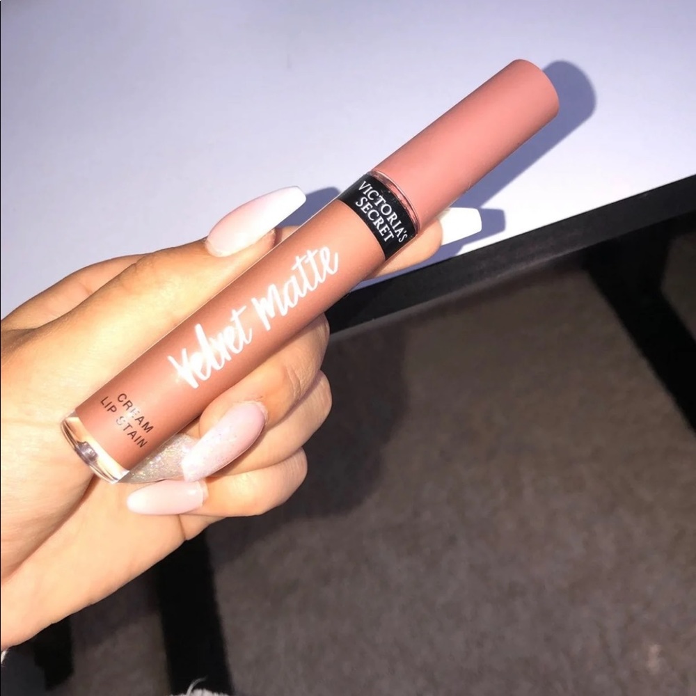 Victoria secret velvet matte cream lip stain
